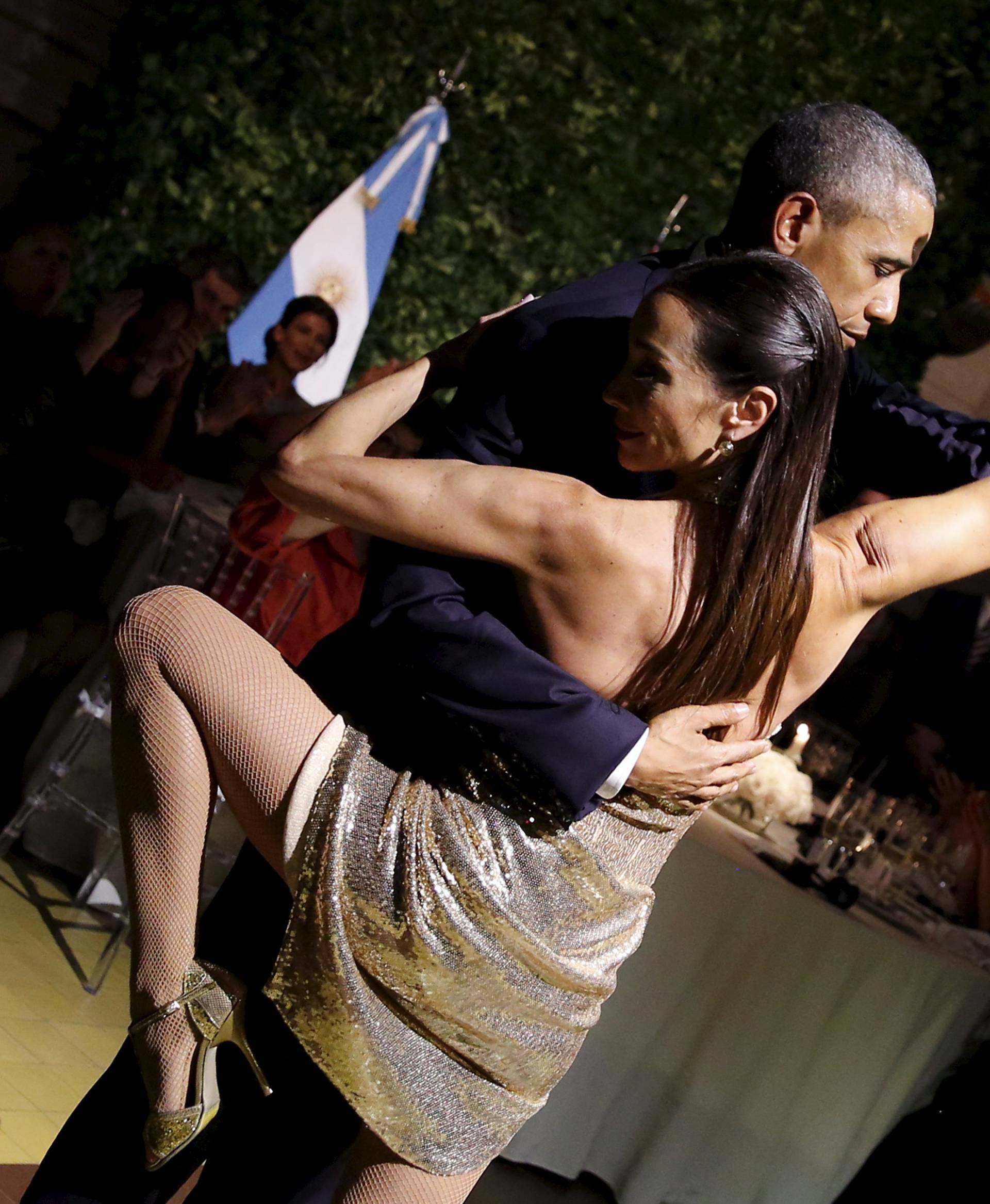 Nismo ga još vidjeli u ovakvom izdanju: Obama zaplesao tango