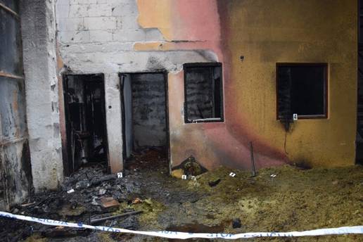 Zapalio napu&scaron;tenu ku&cacute;u u Puli, prijetio &zcaron;eni i ukrao joj nov&ccaron;anik