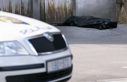 Stanari su pred zgradom u Zagrebu našli mrtvu ženu