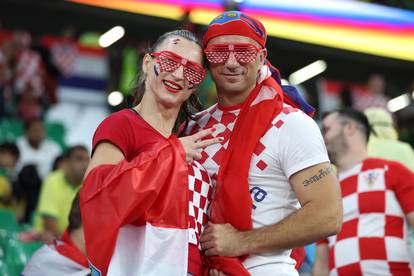 KATAR 2022 - Navijači na stadionu tijekom utakmice Hrvatske i Brazila u četvrtfinalu Svjetskog prvenstva u Katru