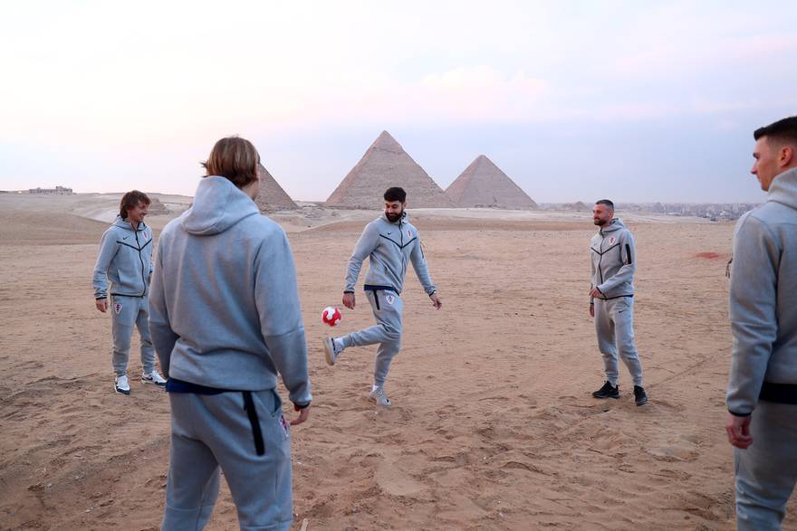 Vatreni posjetili piramide i zaigrali nogomet na pijesku
