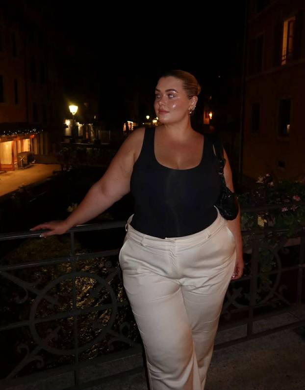 FOTO Plus-size manekenka voli pozirati u donjem rublju: 'Često dobivam bračne ponude'