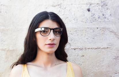 Googleove naočale u utorak će biti u prodaji, ali samo u SAD-u
