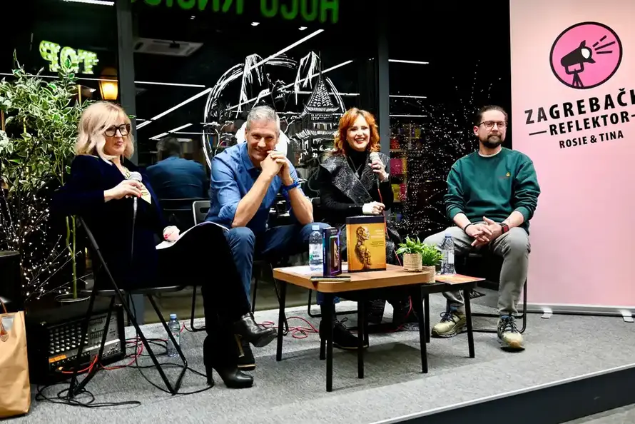 Superinteligencija 2030: Kako umjetna inteligencija mijenja čovjeka, odnose i emocije?