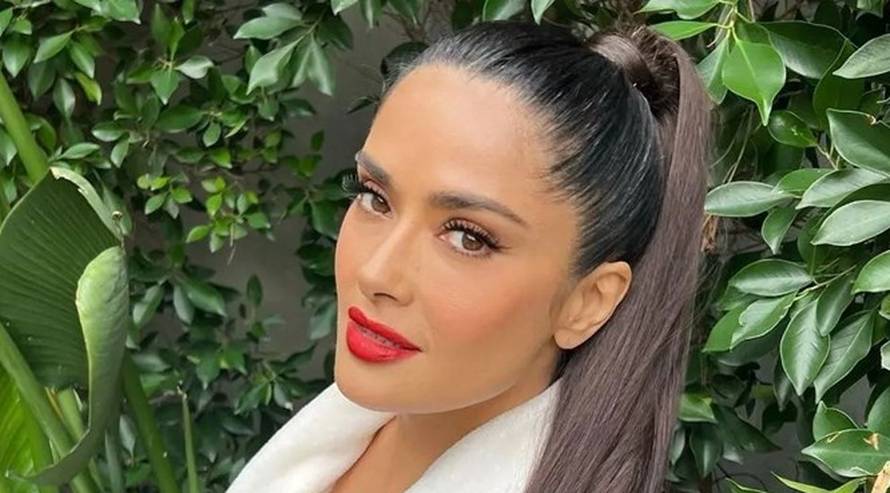Glumica Salma Hayek razljutila pratitelje: 'Molim te prestani fotošopirati fotke, ne treba ti!'