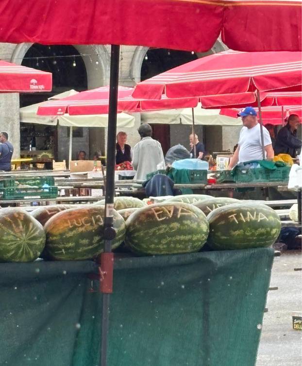 FOTO Jedini ima personalizirane lubenice: 'Kćer mi je dala ideju pa sad posao ide kao lud...'