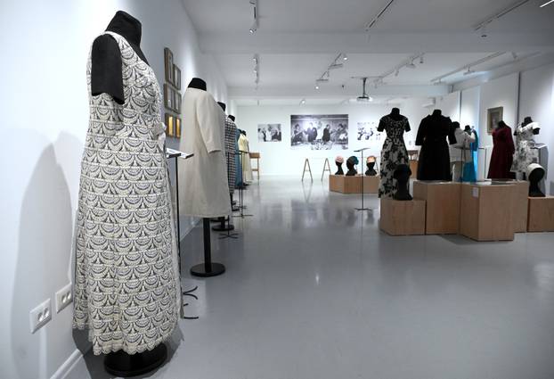 Zagreb: U Srpskom  kulturnom centru, fondacija Jovanka Broz održava izložbu haljina i torbi