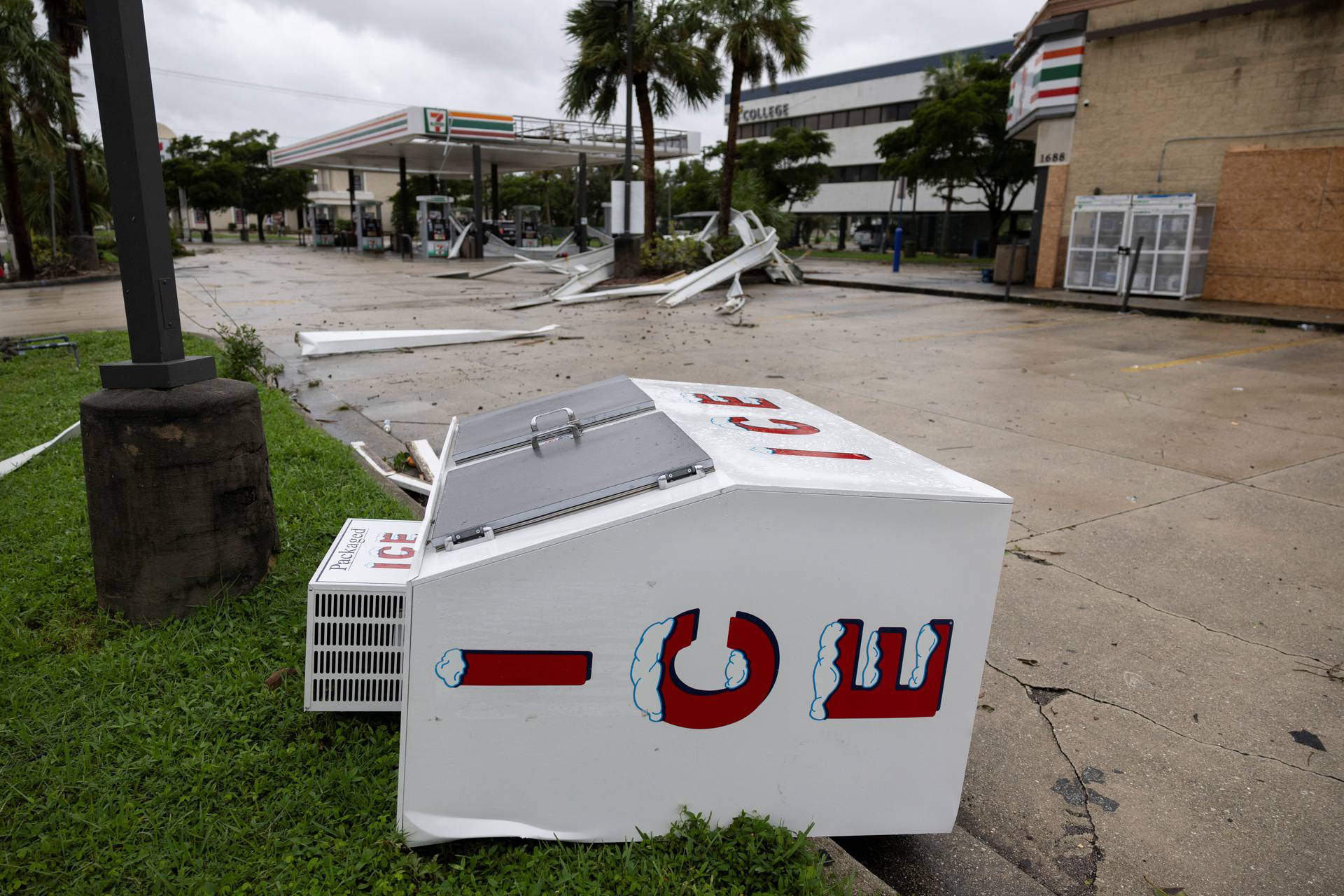 Hurricane Milton approaches Fort Myers, Florida