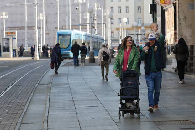 Zagreb: Sunčana nedjelja u centru grada