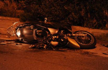 U sudaru s autom na cesti kod Solina poginuo je motociklist