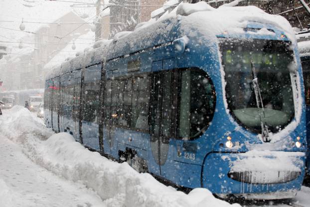 ARHIVA - Zagreb je 14. sije?nja 2013. bio zatrpan snijegom