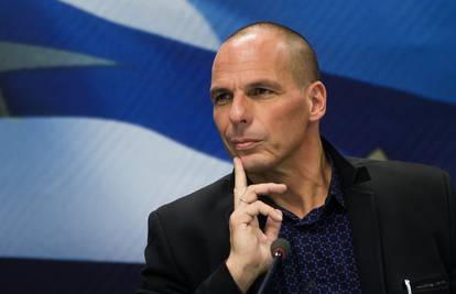Novi grčki ministar u Pariz je odletio ekonomskom klasom 