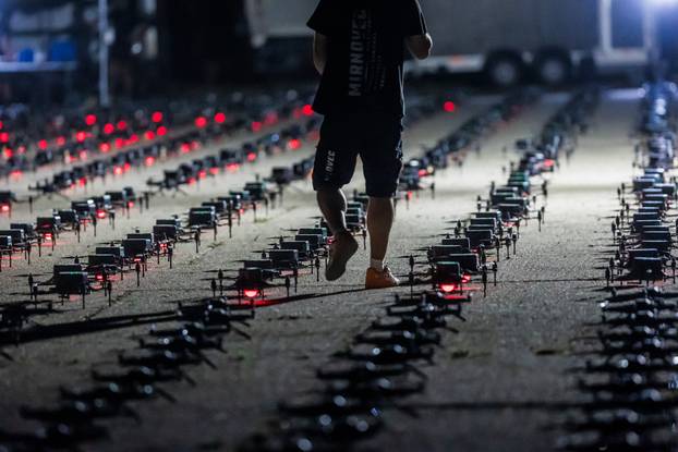 Vukovar.  1600 dronova nakon završetka Koncerta. 