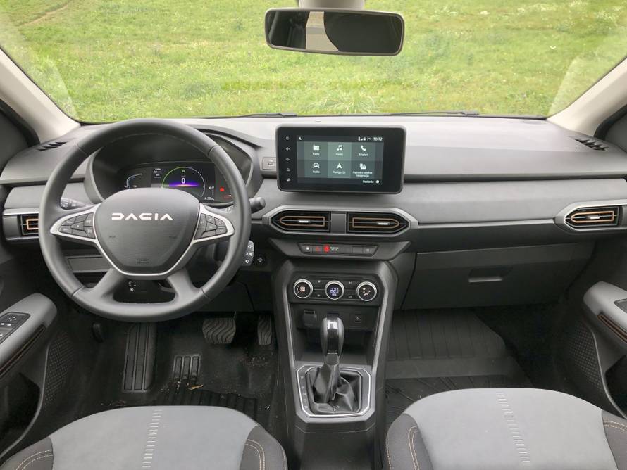 Testirali smo Jogger Hybrid: Kakva je prva hibridna Dacia?