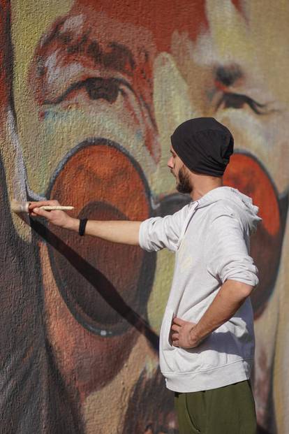 Doboj dobio mural posvećen nedavno preminulom legendarnom kantautoru Đorđu Balaševiću