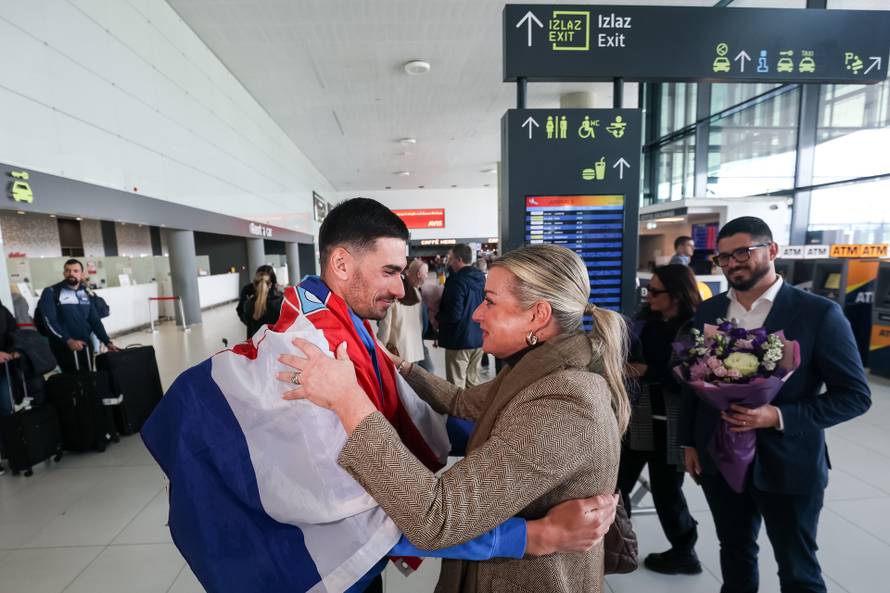 Zagreb: Atletičar Marino Bloudek sletio u Zagreb nakon povijesnog uspjeha