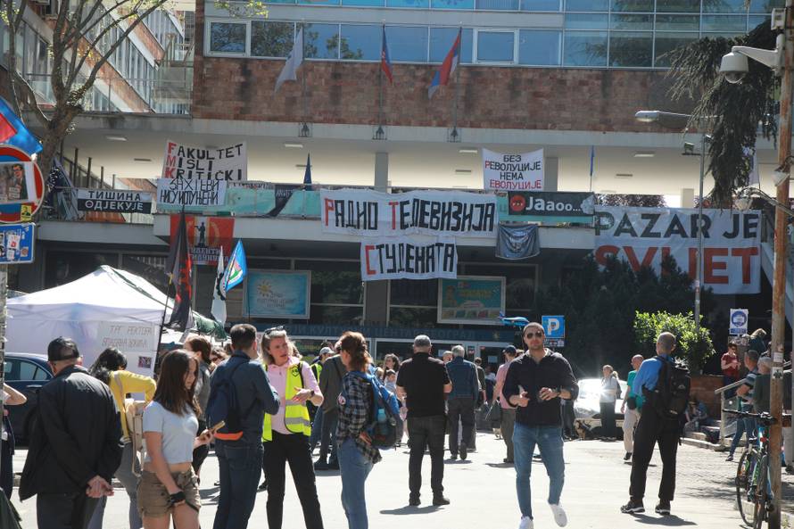 Beograd: Studenti nastavili s blokadom RTS-a