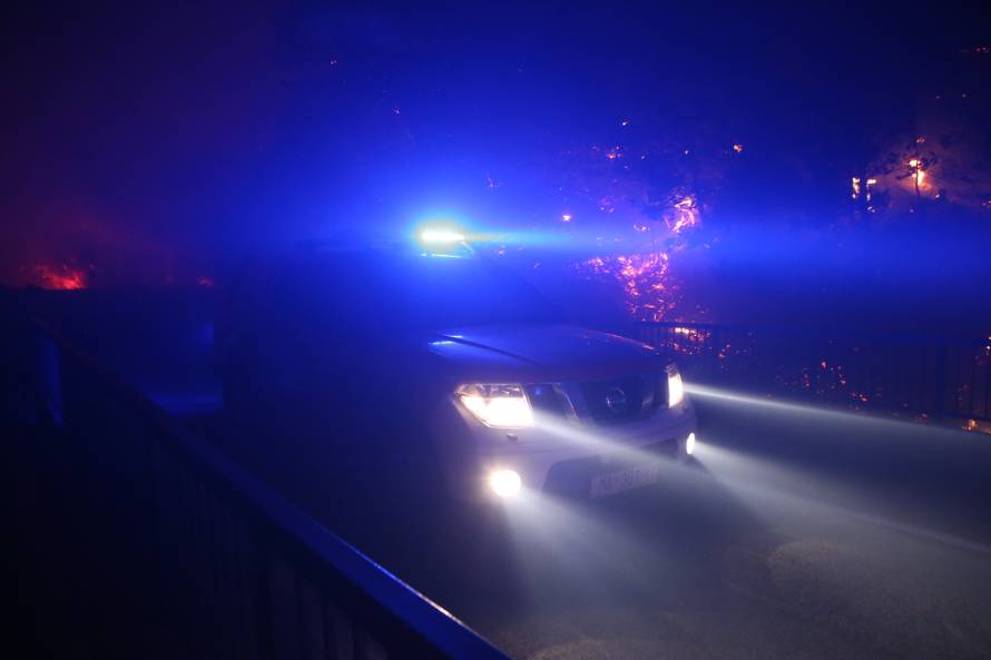 Kanader pomaže u gašenju, u Makarsku stiže i 150 vojnika