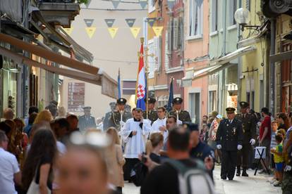 FOTO U Puli velikom procesijom proslavili zaštitnika sv. Tomu