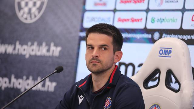 Split: Trener Hajduka Jure Ivanković održao konferenciju za medije