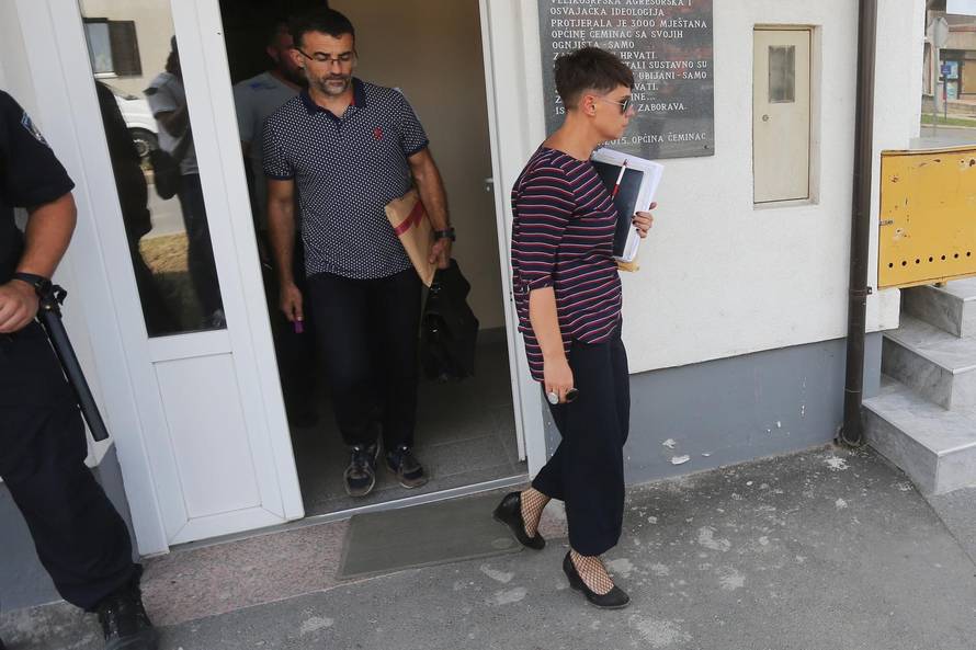 Pretres opÄinske zgrade u Äemincu povodom prijava protiv naÄelnika opÄine