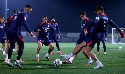 FOTO Vatreni 'lete' na treningu, uvježbava se nova formacija...