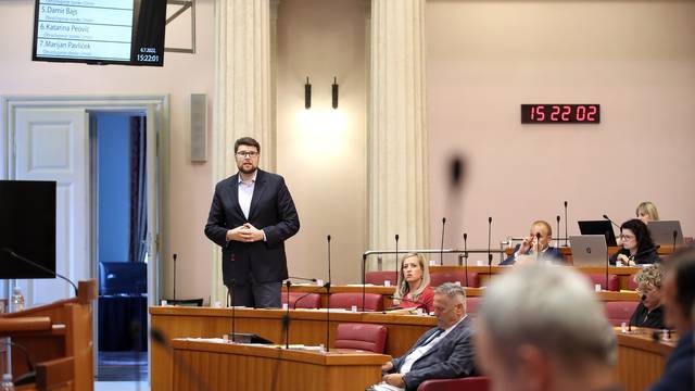 Sabor raspravlja o prijedlogu za opoziv ministra Beroša