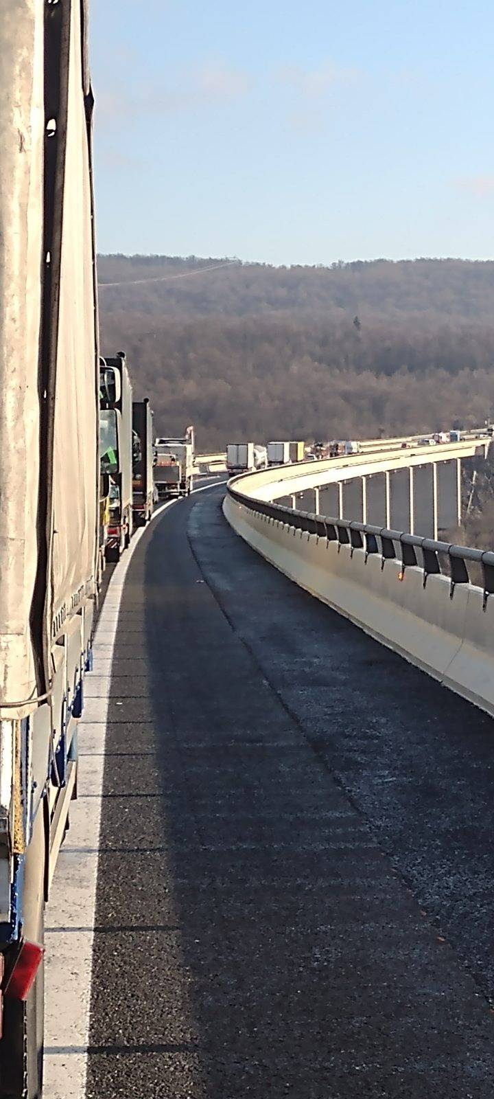 Strava na autocesti A6: Dvoje mrtvih u sudaru na vijaduktu