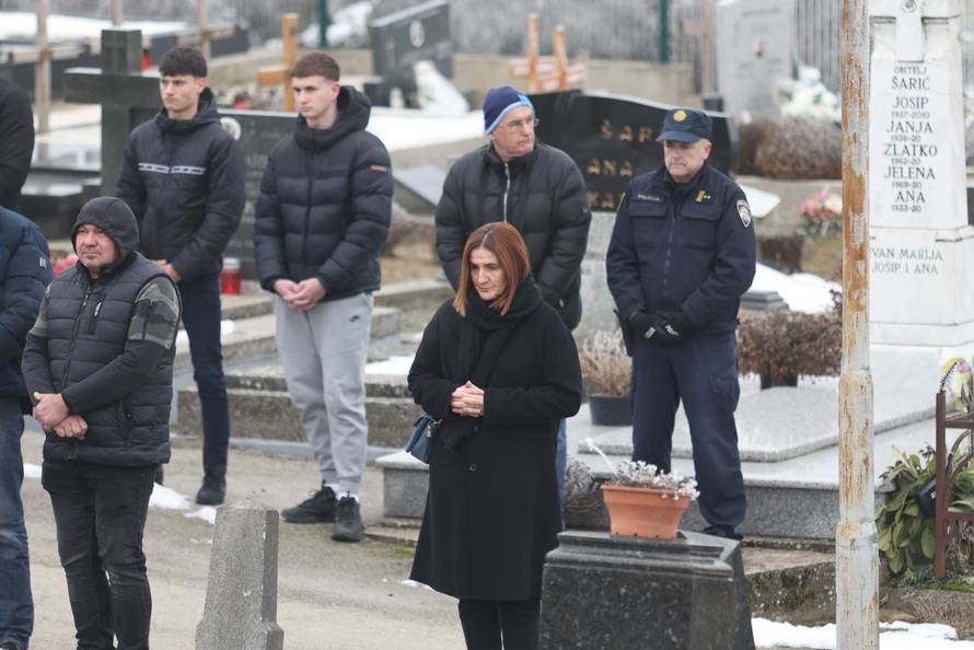 Nuštar: Posljednji ispraćaj  Mladena Bartolovića