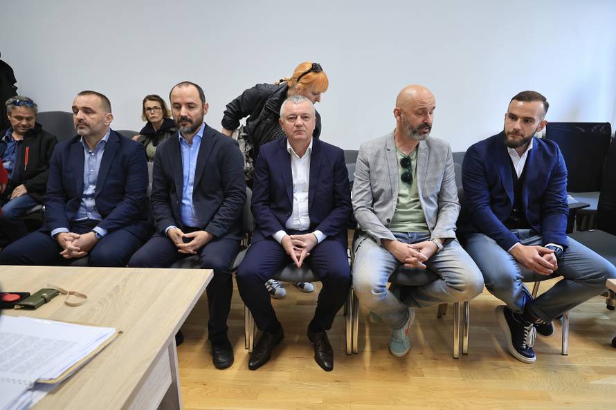 Zagreb: Početak sudjenja u aferi Po babi i stričevima