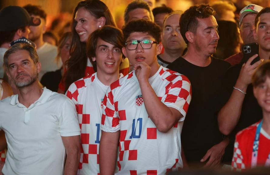 Split: Navijačka atmosfera i praćenje utakmice između Hrvatske i Engleske na Zvončacu