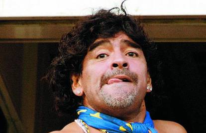 Maradona smanjio bradu i napravio 'face lifting'