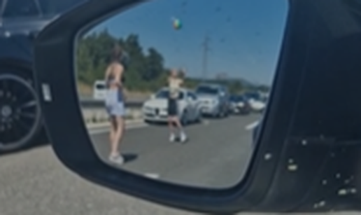 VIDEO Na autocesti nesnosne gužve, ljudi izlaze iz auta: 'Gle one dvije, igraju odbojku...'