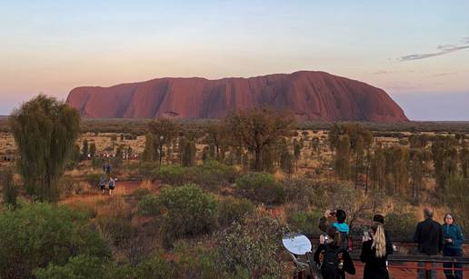 Crvena stijena: Australija je zabranila penjanje na Uluru