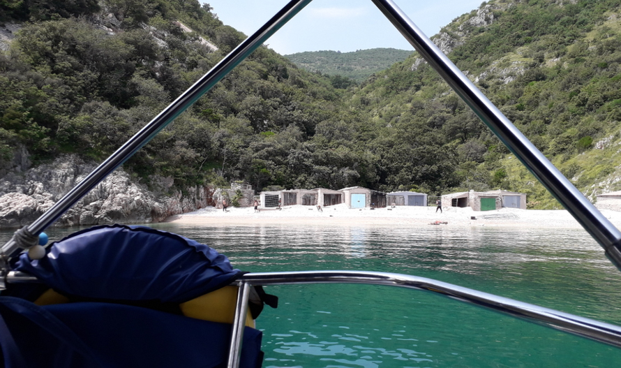 Njemački investitor ogradio dio uvale u Istri: Gradi vile za 500 ljudi s tri helidroma blizu plaže