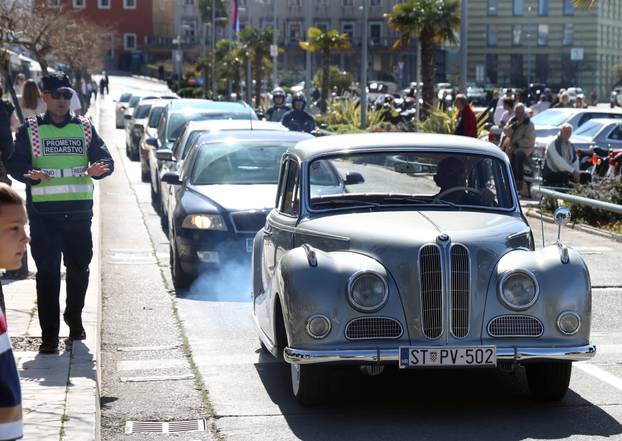 Šibenik: Uskršnji Oldtimer Promo Tour na šibenskoj rivi 