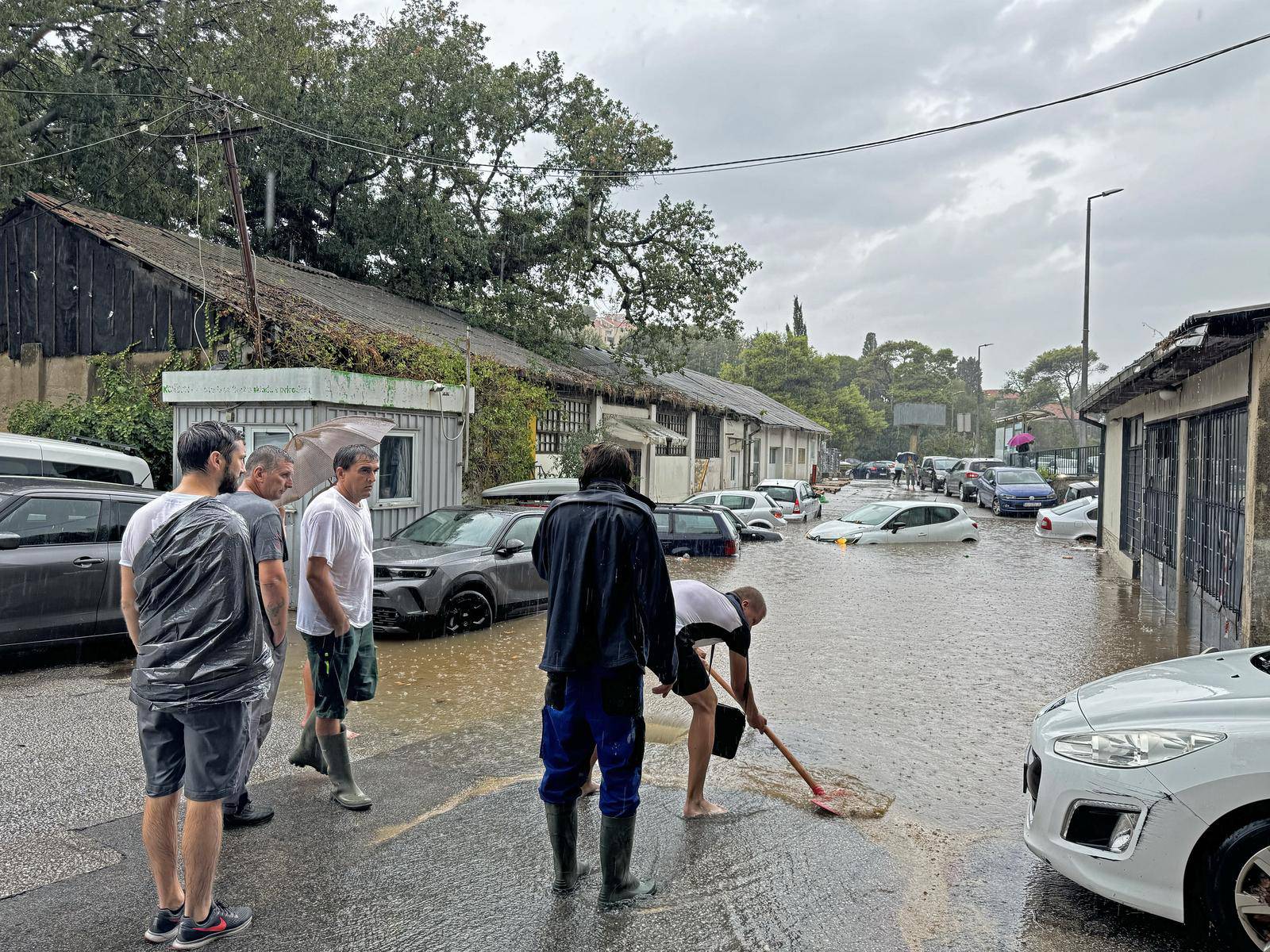 Dubrovnik: Jaka kiša i nevrijeme uzrokovalo poplave u određenim djelovima grada