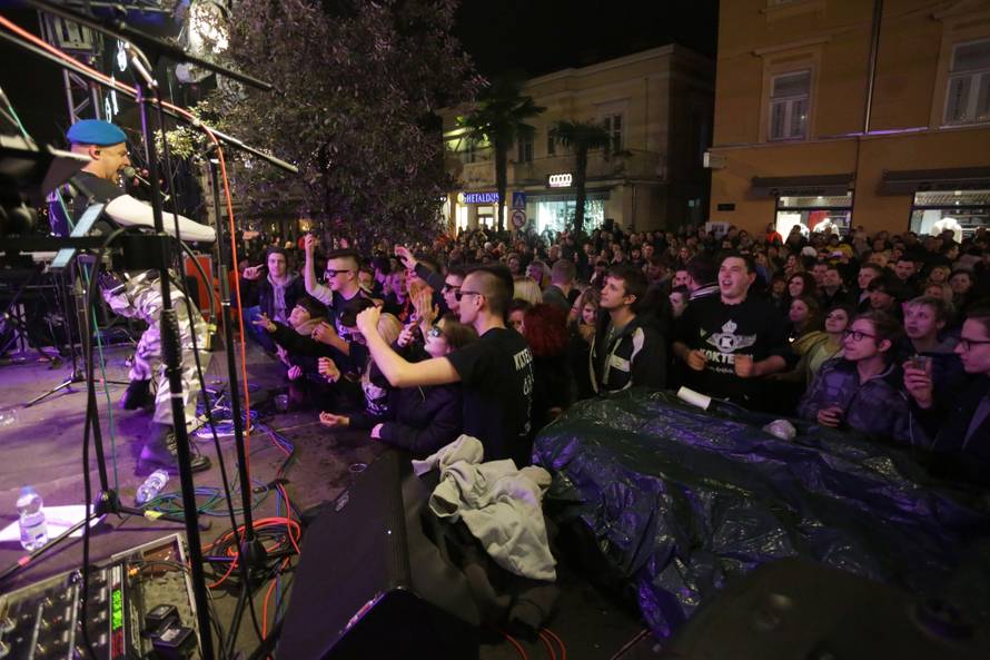 Pogledajte kako se Nova čekala u Zagrebu, Splitu, Zadru...