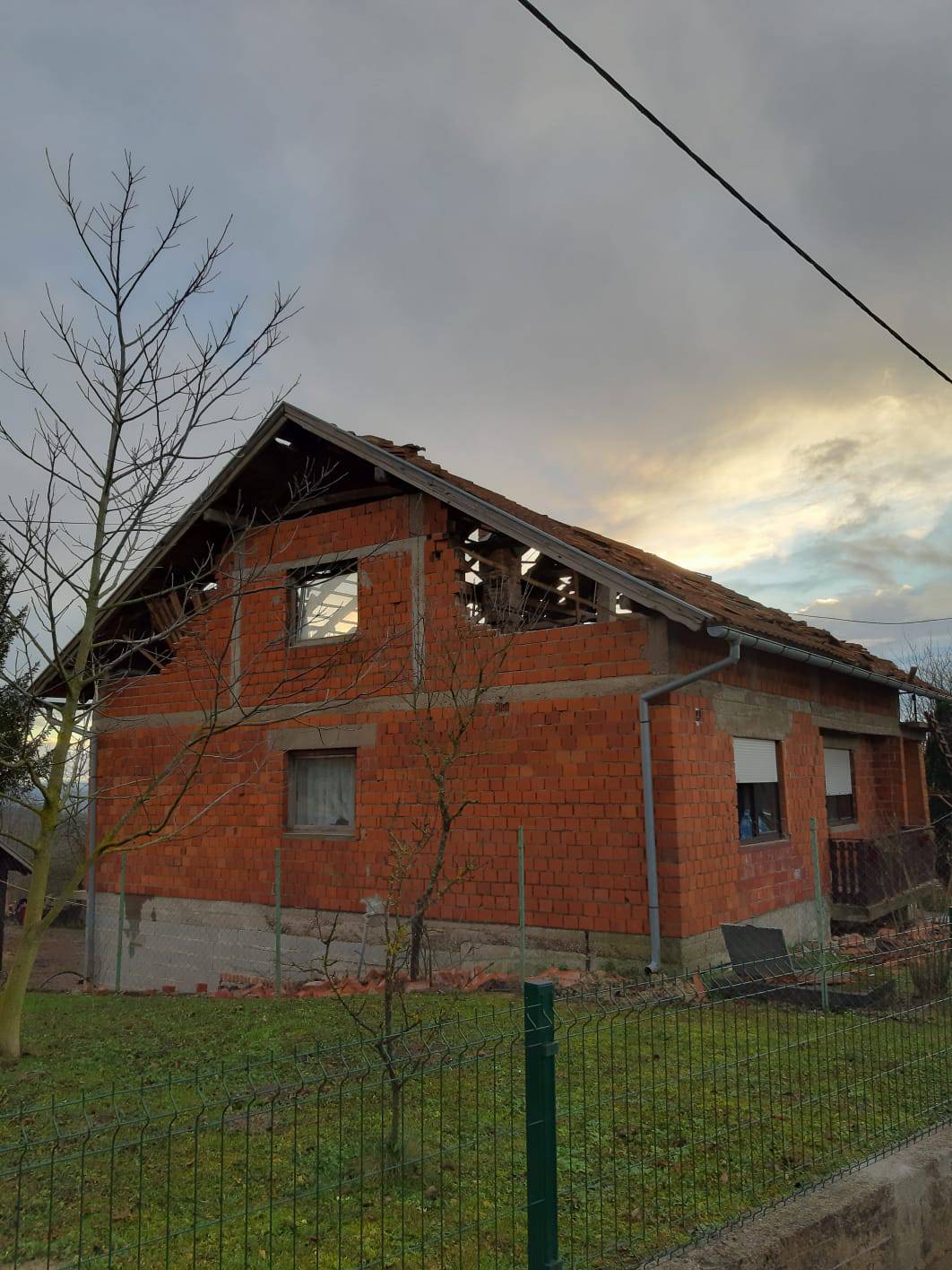 Malenu Elenu od potresa spasio kinderbet, sad treba novu jetru