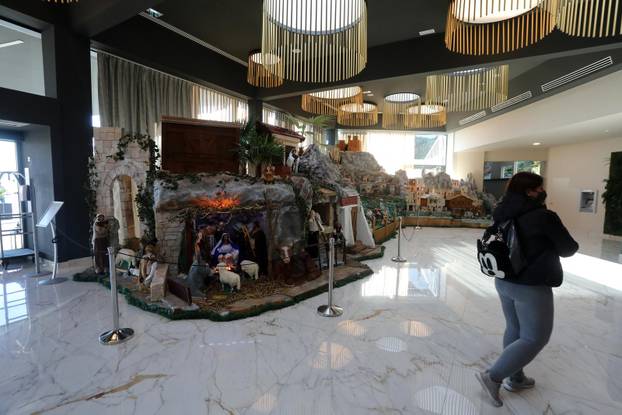 Opatija: Najveće jaslice na Kvarneru postavljene su u predvorju Grand Hotela Adriatic