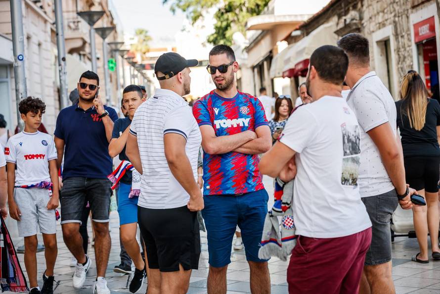 Split: Navijači u centru grada uoči derbija između Hajduka i Dinama
