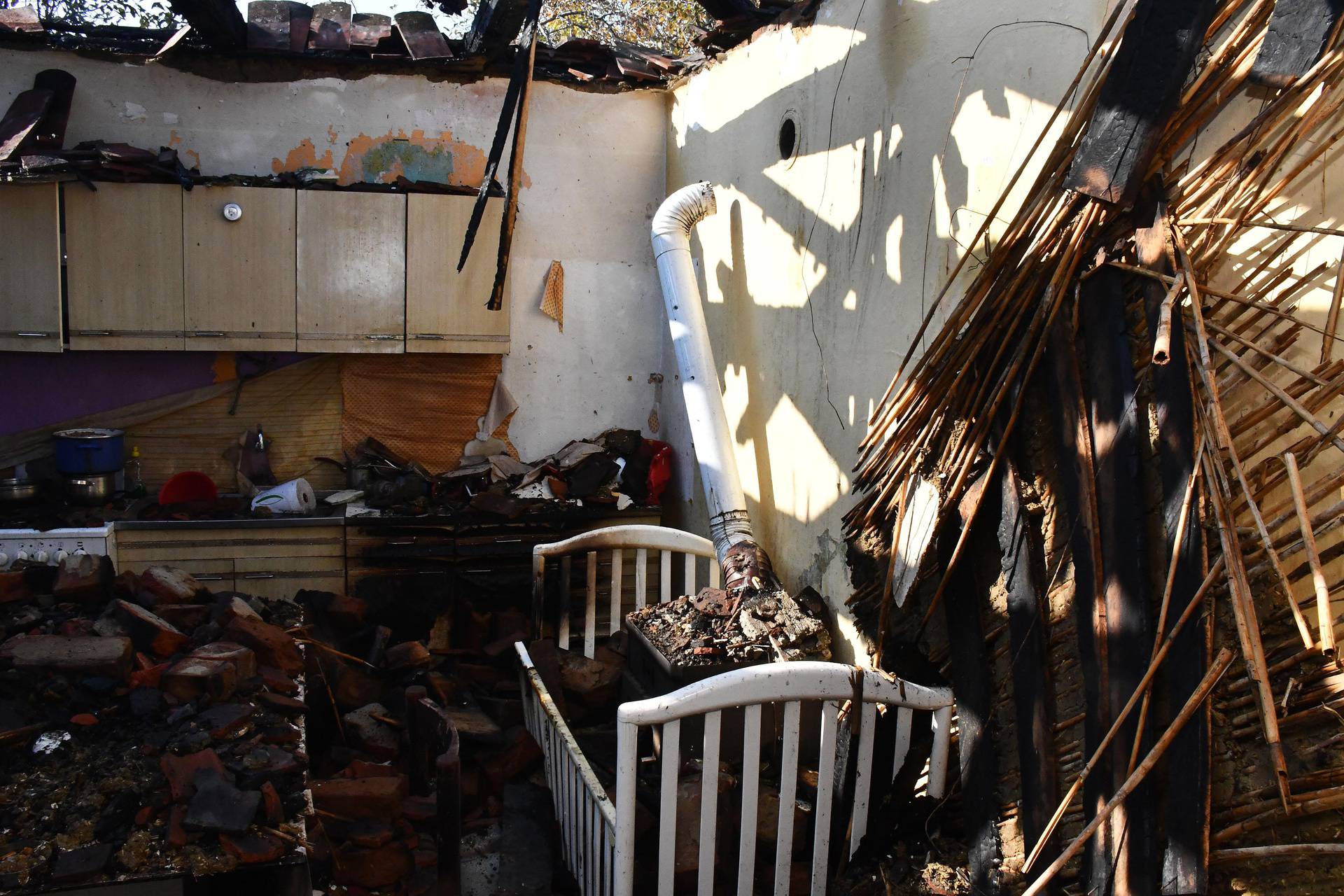 Klokočevci: U požaru izgorjela obiteljska kuća osmeročlane obitelji
