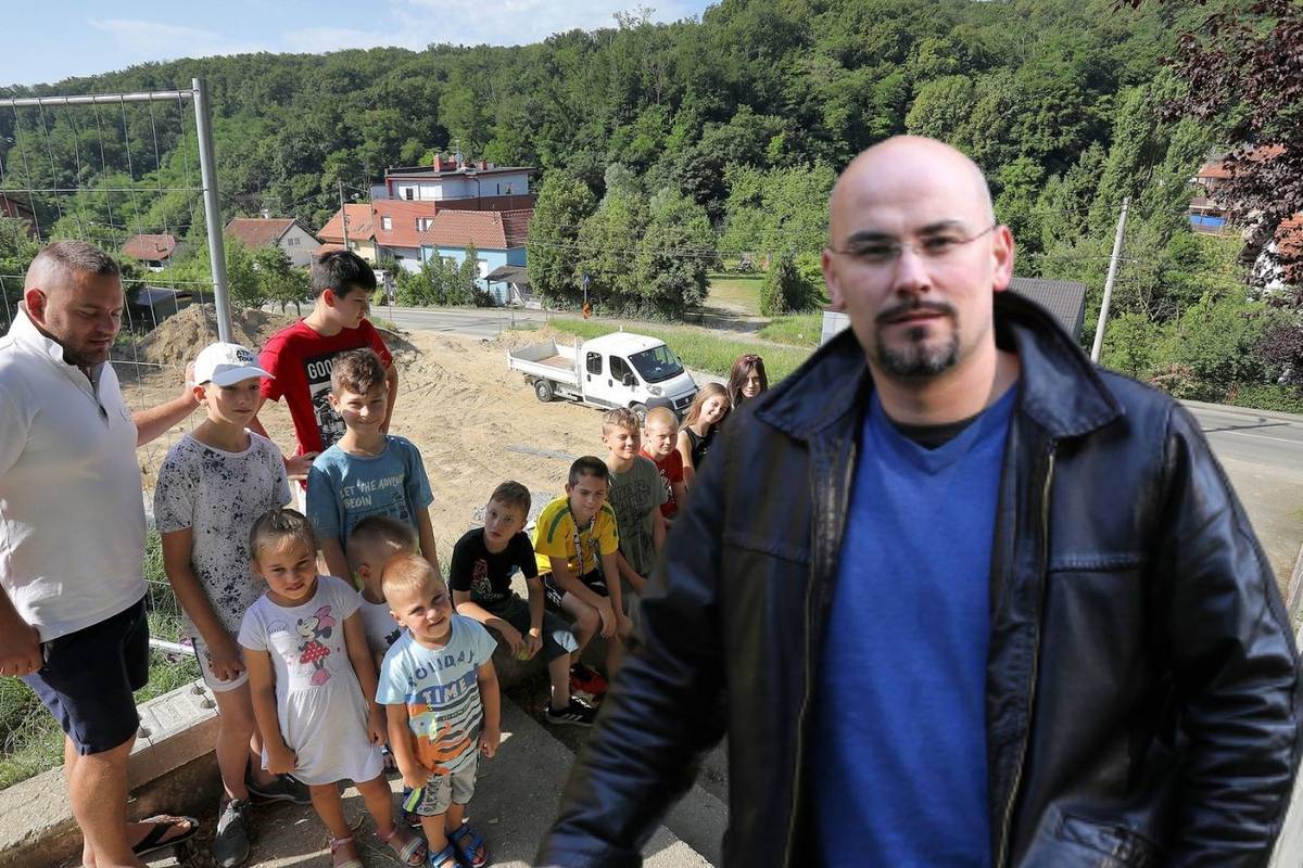 Plenkovićev savjetnik Josip Jelić pred izbore rekao da gradi igrališta, a građani će dobiti  zid