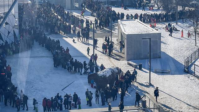 Zagreb: Velike gužve ispred sljemenske žičare