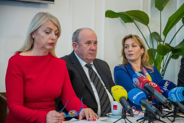 Split: Konferencija za medije Željka Keruma na kojoj je predstavio kandidata za lokalne izbore