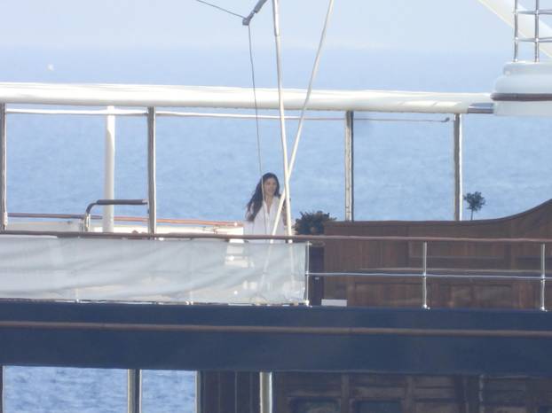 Korčula: Jeff Bezos i Lauren Sanchez odmaraju na palubi svoje jahte Koru