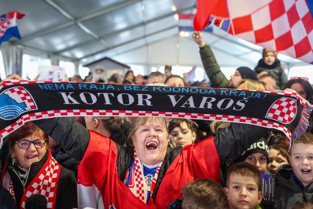 Doček brončanih rukometaša Raužana i Kuzmanovića u Brckovljanima