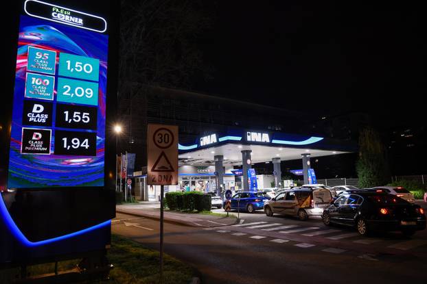 Zagreb: Gužve na benzskim postajama zbog najavljenog poskupljenja 
