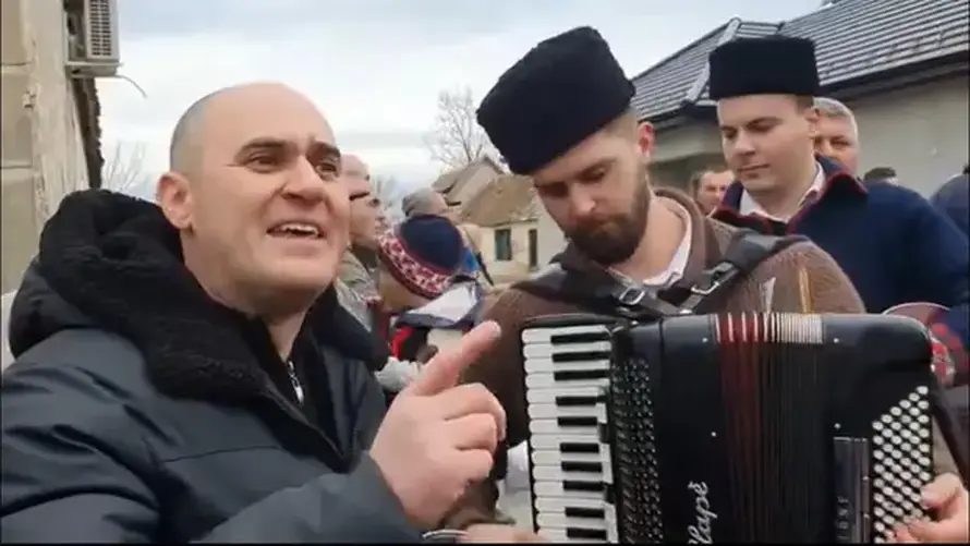 Tamburaši s Dabrine snimke: 'Šokirani smo. Među stalnim članovima nema policajaca'