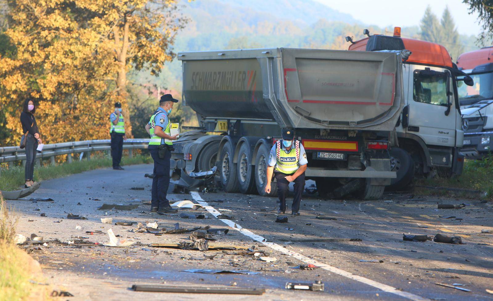 Netretić: U sudaru teretnog i osobnog automobila poginula vozačica